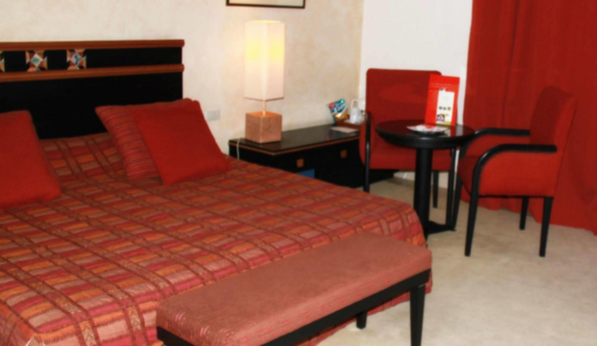 Borj Dhiafa Otel Safakes Dış mekan fotoğraf